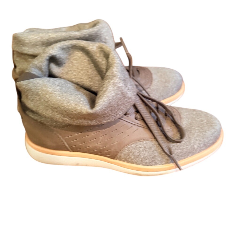 UGG Women's Gray‎ Fold-Over Cuff Sneakers Boots Size 5 - Picture 5 of 8
